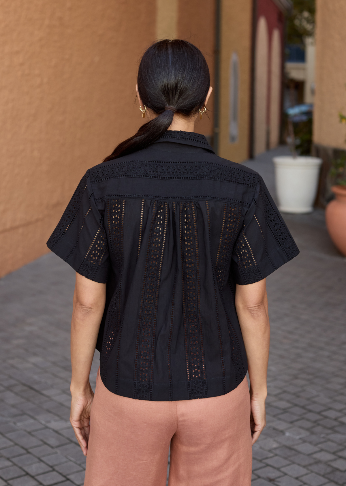 SADIE EMBROIDERED SHIRT - BLACK